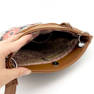 The internal pocket of the bsirius Melbourne bag is fully lined with an attractive cotton fabric