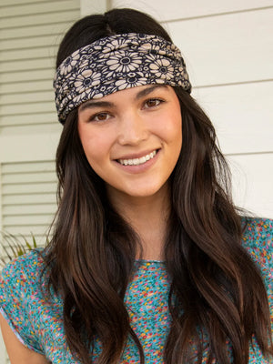 Full Boho Bandana - Black White Daisies