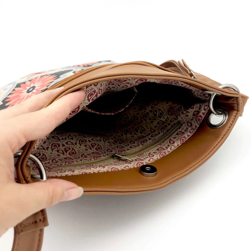 The internal pocket of the bsirius Melbourne bag is fully lined with an attractive cotton fabric