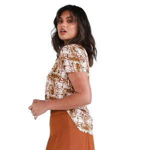 The Janis Tee from Lou Lou Australia looks amazing in this striking pattern  and contrasting colours of white, tan and burnt orange